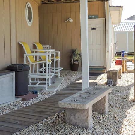 Sneads Ferry Vacation Rental Studio With Water Views Luaran gambar
