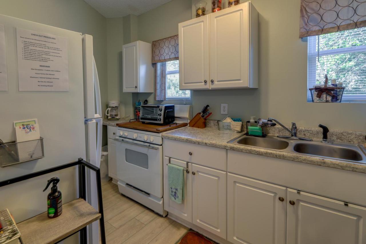 Sneads Ferry Vacation Rental Studio With Water Views Luaran gambar