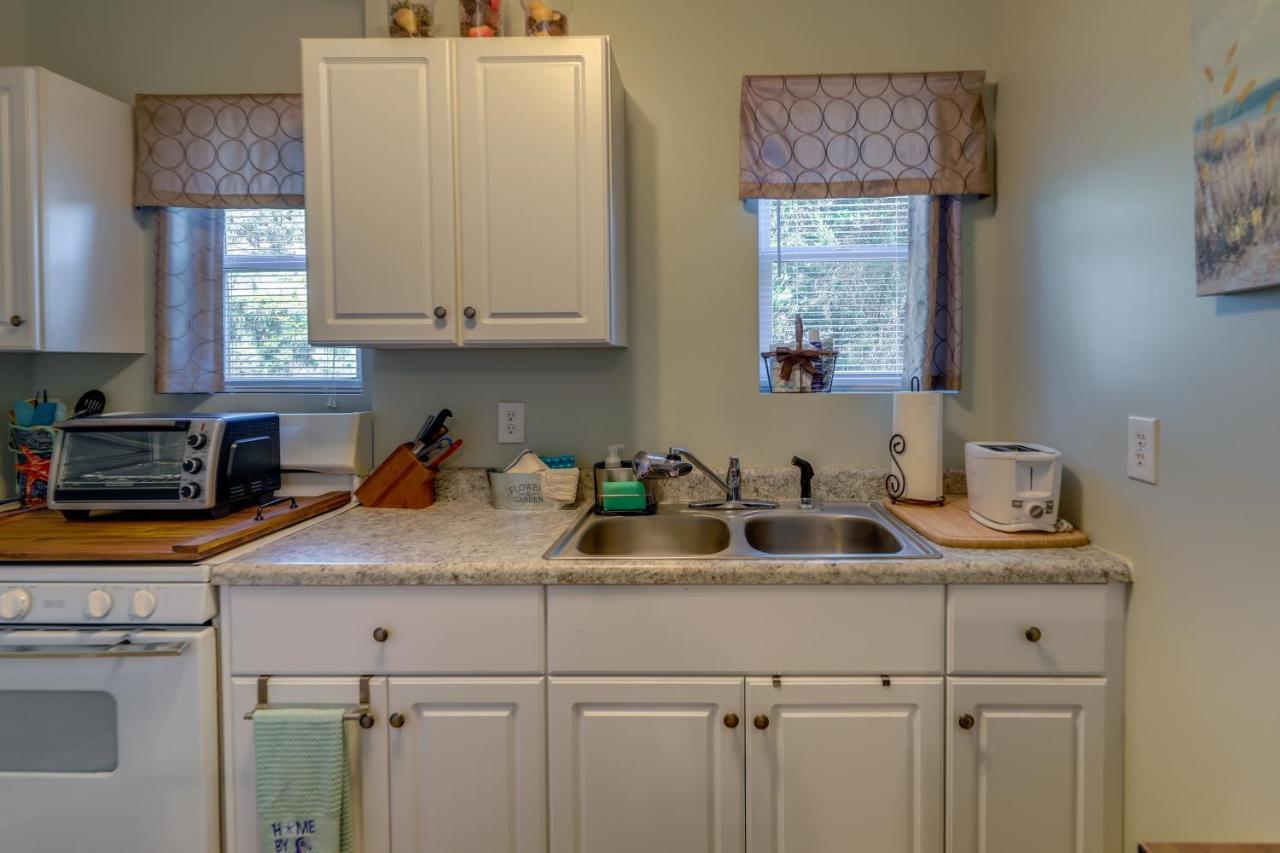 Sneads Ferry Vacation Rental Studio With Water Views Luaran gambar